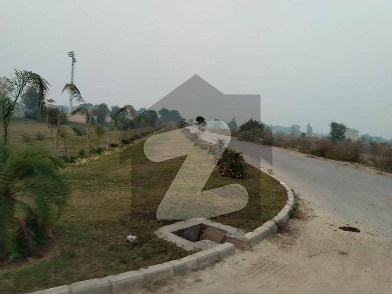 چنار باغ ۔ جھلم بلاک چنار باغ,لاہور میں 2 کنال رہائشی پلاٹ 1.65 کروڑ میں برائے فروخت۔