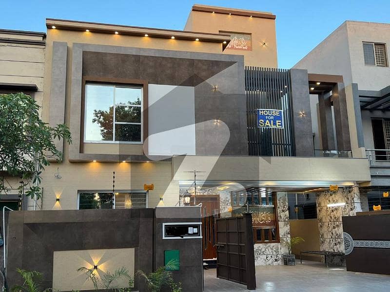 10 MARLA BRAND NEW ULTRA LUXURY MODERN HOUSE FOR SALE IN GULBHAR BLOCK HOT LOCATION BAHRIA TOWN LAHORE