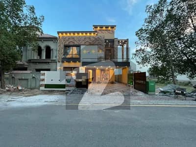 10 MARLA ULTRA LUXURY BRAND NEW HOUSE FOR SALE