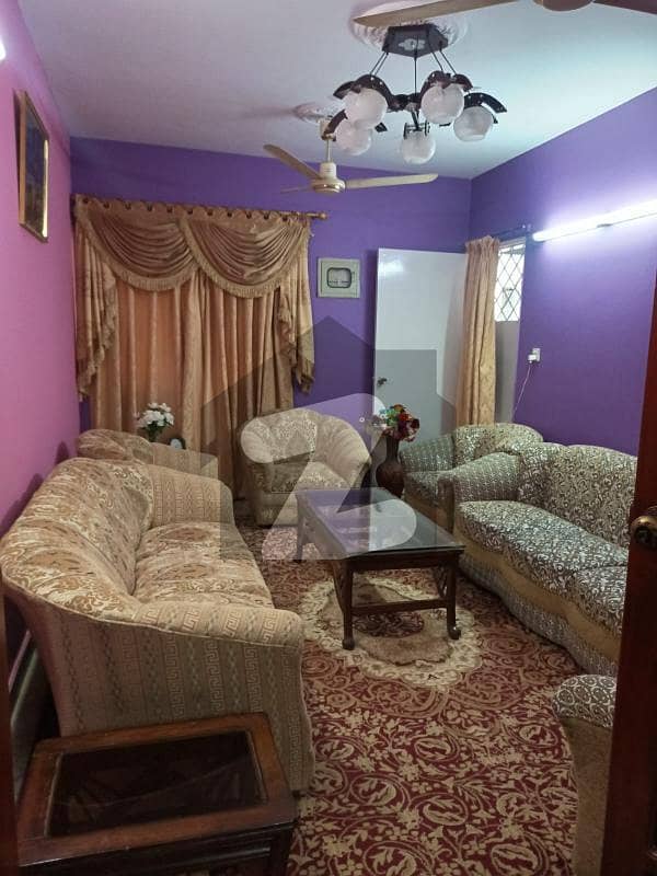 گلستانِ جوہر کراچی میں 3 کمروں کا 6 مرلہ فلیٹ 2.1 کروڑ میں برائے فروخت۔