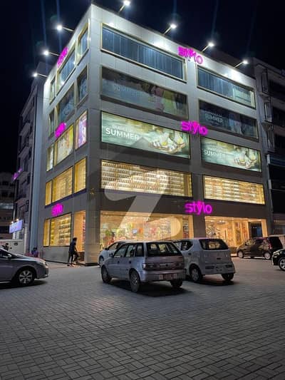 بحریہ ٹاؤن سیکٹر سی بحریہ ٹاؤن,لاہور میں 10 مرلہ عمارت 40.0 کروڑ میں برائے فروخت۔