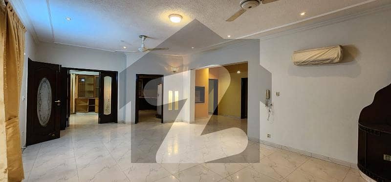 1 Kanal Semi Furnished Building Available For Rent 1 Kanal Semi Furnished Building Available For Rent