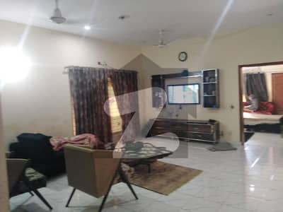 1 kanal triple story house for rent.