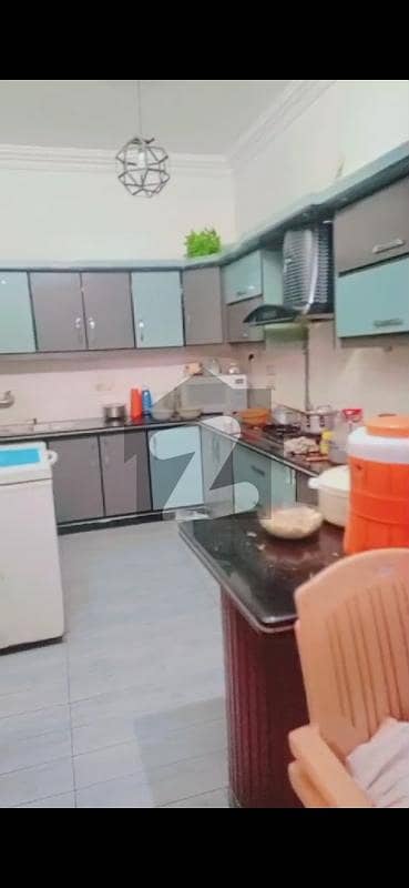well maintained 240 sq yards in block 2 near to double road
