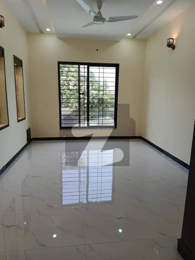 40x80 (14Marla)House Available For sale in G_13 Rent value 3.5 Lakh