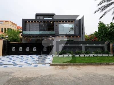 In Valencia - Block B 1 Kanal House For Sale