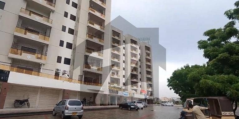 Prime Location 1050 Square Feet Flat In University Road Of Karachi Is Available For sale