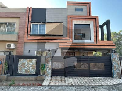 10 Marla Residential House For Rent In CC Block Bahria Town Lahore