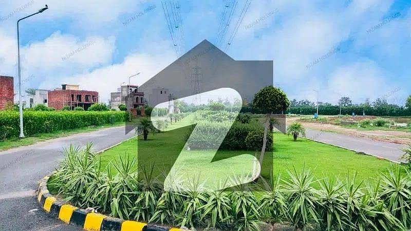 10 MARLA SUPER HOT LOCATION LEVEL PLOT FOR SALE IN BAGHE-IRAM SOCIETY