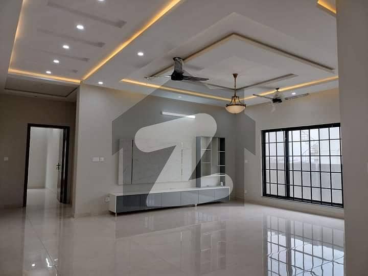 ممتاز سٹی اسلام آباد میں 5 کمروں کا 8 مرلہ مکان 2.55 کروڑ میں برائے فروخت۔
