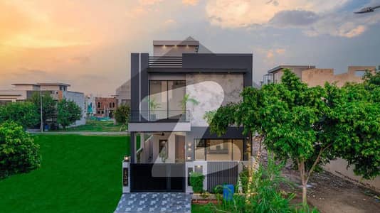 House For Sale In Dha Lahore Near To Park And Main 120 Ft Road