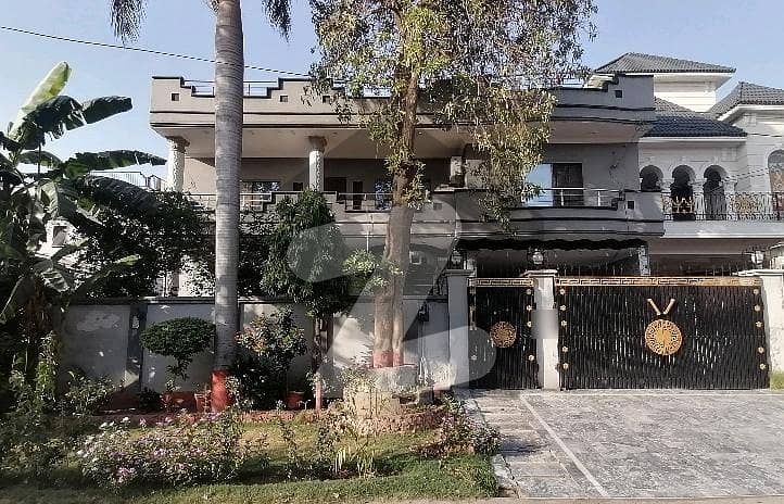 A 1 Kanal House Located In Marghzar Officers Colony Is Available For sale