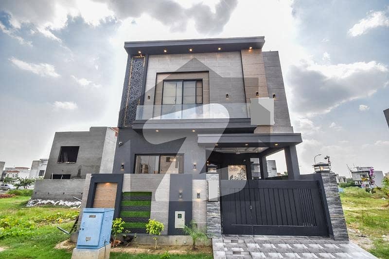 5 Marla Brand New Modern Design House For Sale In Dha Near Park
