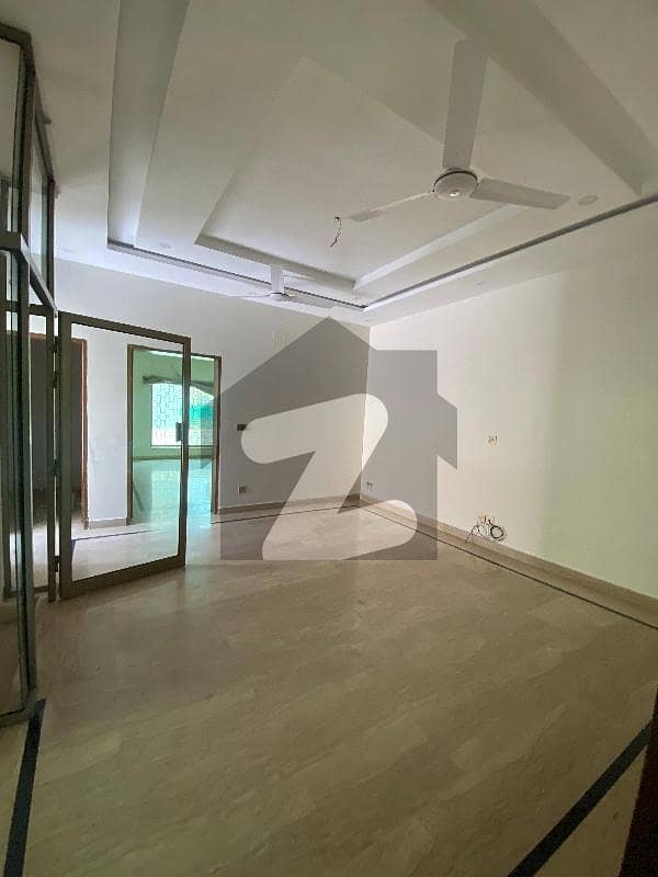 10 MARLA UPPER PORTION FOR RENT IN DHA PHASE 1