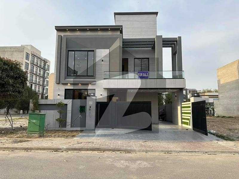 10 Marla Luxurious Designer brand new House For Sale in Bahria Town Lahore