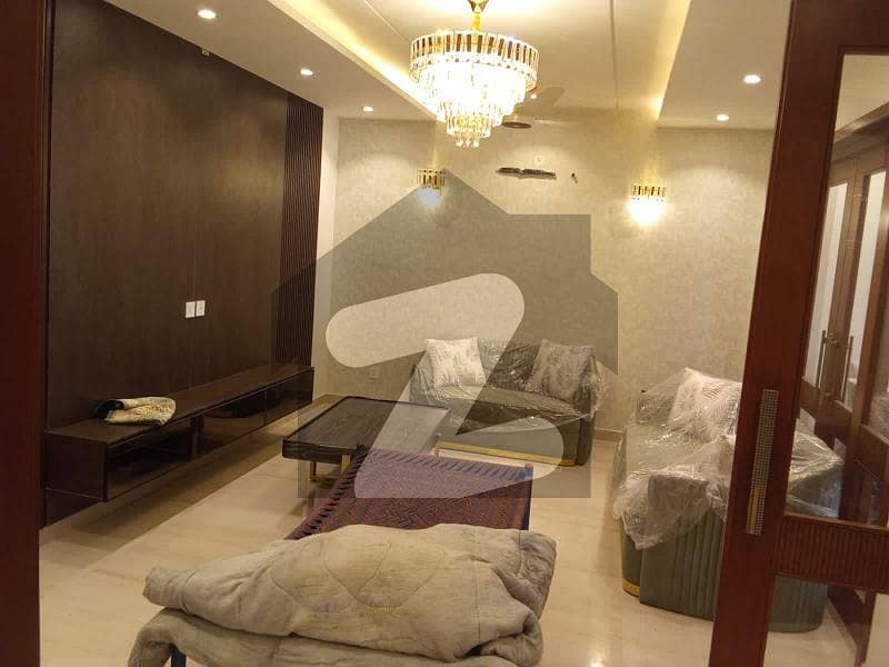 ڈی ایچ اے فیز 1 ڈیفنس (ڈی ایچ اے),لاہور میں 3 کمروں کا 10 مرلہ مکان 1.2 لاکھ میں کرایہ پر دستیاب ہے۔