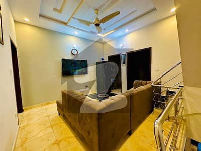 مرغزار آفیسرز کالونی لاہور میں 3 کمروں کا 3 مرلہ مکان 1.45 کروڑ میں برائے فروخت۔