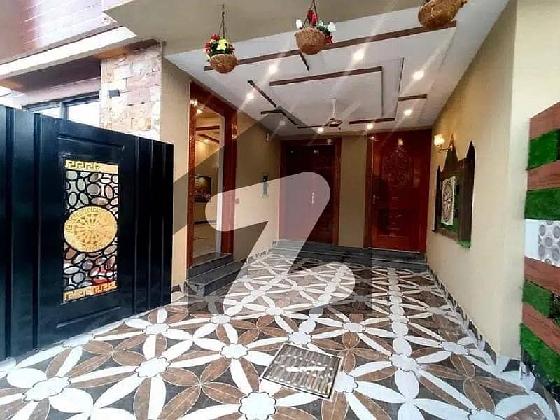 ARZ Properties Offers 5 Marla Beautiful House For Sale In L Block - Khayaban E Amin