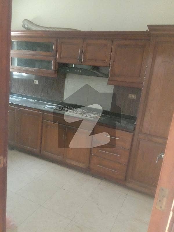 5 marla upper portion for rent in sector b bahria town lahore
