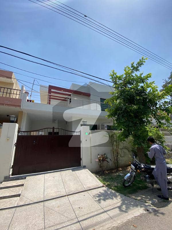 10 MARLA UPPER PORTION AVAILABLE FOR RENT IN DHA PHASE 1