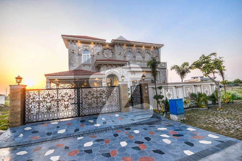 1 Kanal Royal Class Luxury Spanish Bungalow For Sale in Phase 7