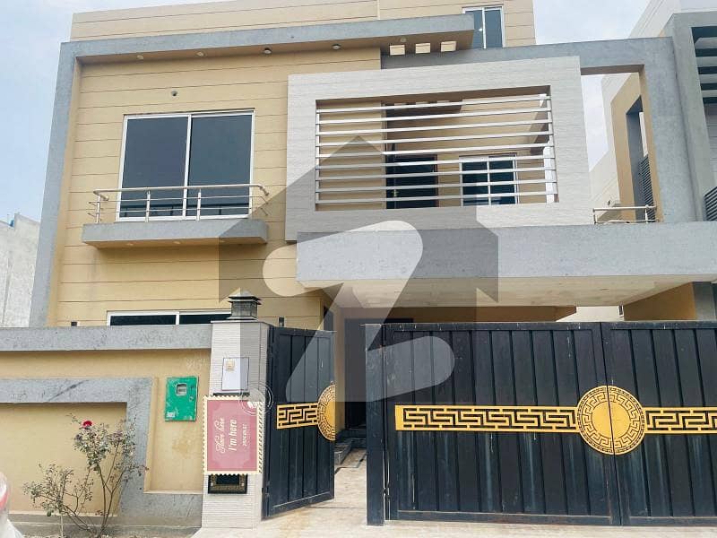 Bahria Town Lahore 10 Marla 1Year Used House For Sale