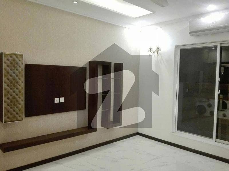 Upper Portion Of 1 Kanal House is Available For Rent In Bahria Town - Takbeer Block Lahore