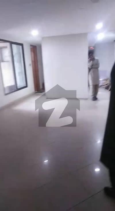 سرفراز رفیقی روڈ کینٹ,لاہور میں 3 کمروں کا 7 مرلہ مکان 3.5 کروڑ میں برائے فروخت۔
