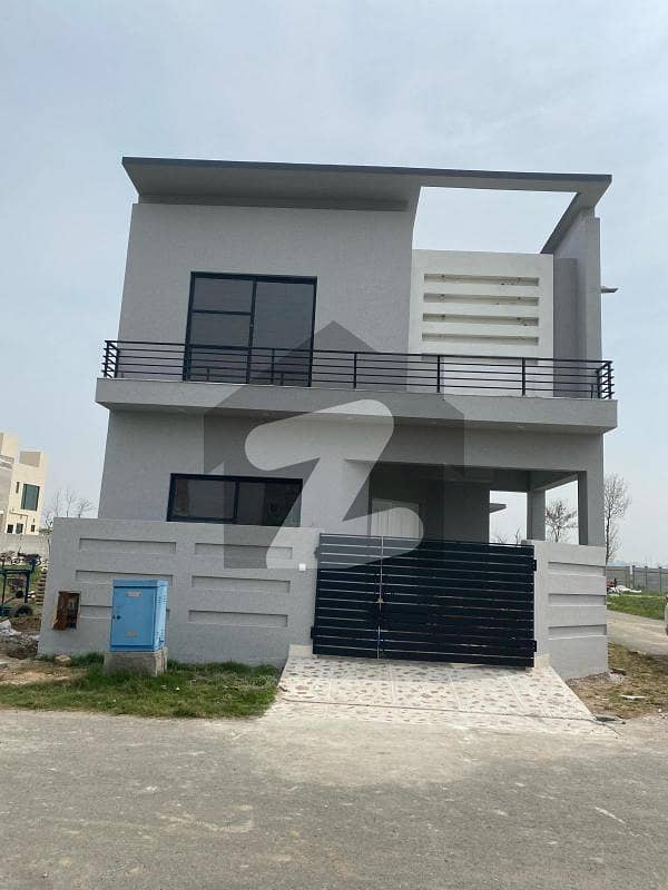 5 MARLA LIKE BRAND NEW LUXURY HOUSE AVAILABLE FOR RENT IN DHA 9 TOWN