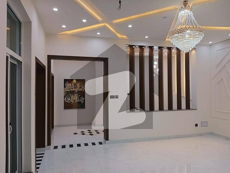 7 Marla Beautiful Brand New House For Sale - Canal Road Faisalabad