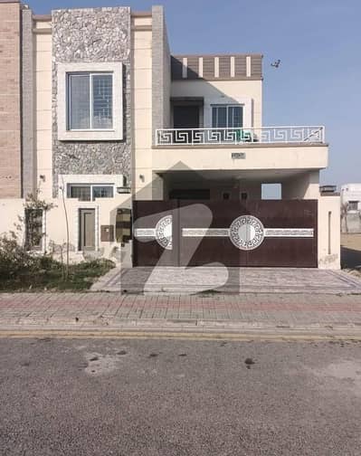 slightly used house for sale at Bahria orchards C block near to park near to zoo & masjid