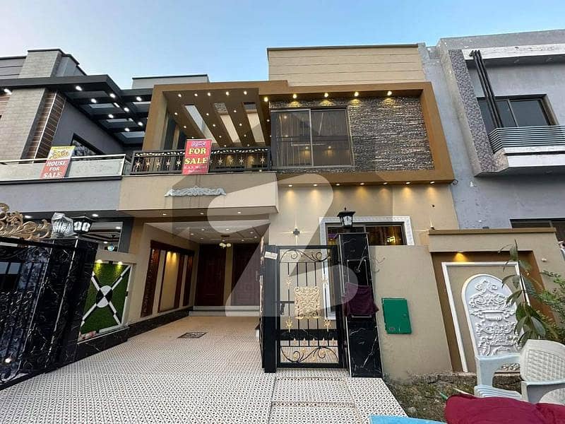 5 Marla Luxurious Designer brand new House For Sale in Bahria Town Lahore