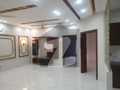 10 Marla Brend New Upper Portion For Rent In Iqbal Avenue