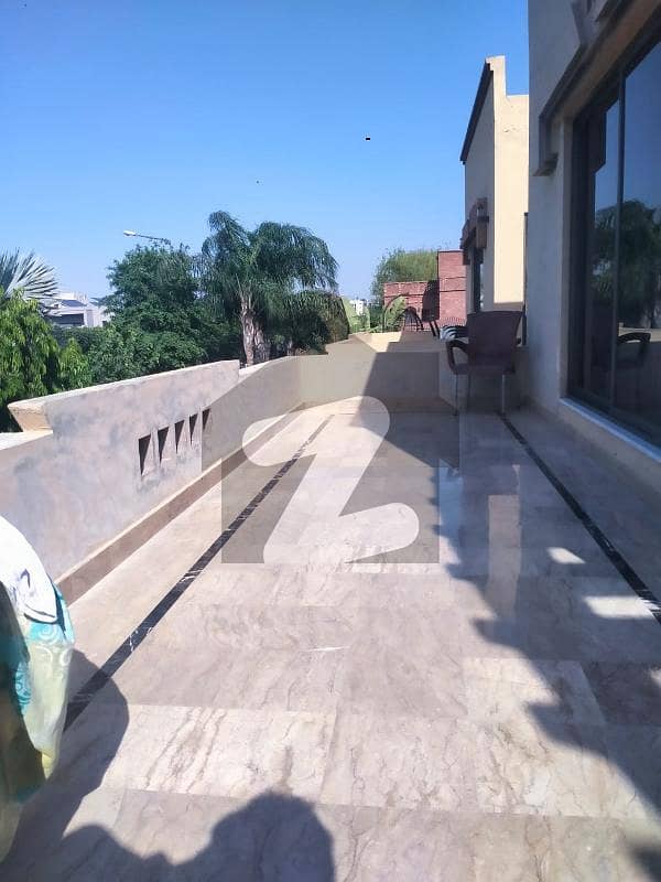 1 KANAL UPER PORTION AVAILABLE FOR RENT IN DHA PHASE 5 BLOCK G