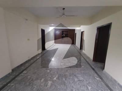 سپر ٹاون لاہور میں 4 کمروں کا 2 کنال دفتر 1.45 لاکھ میں کرایہ پر دستیاب ہے۔