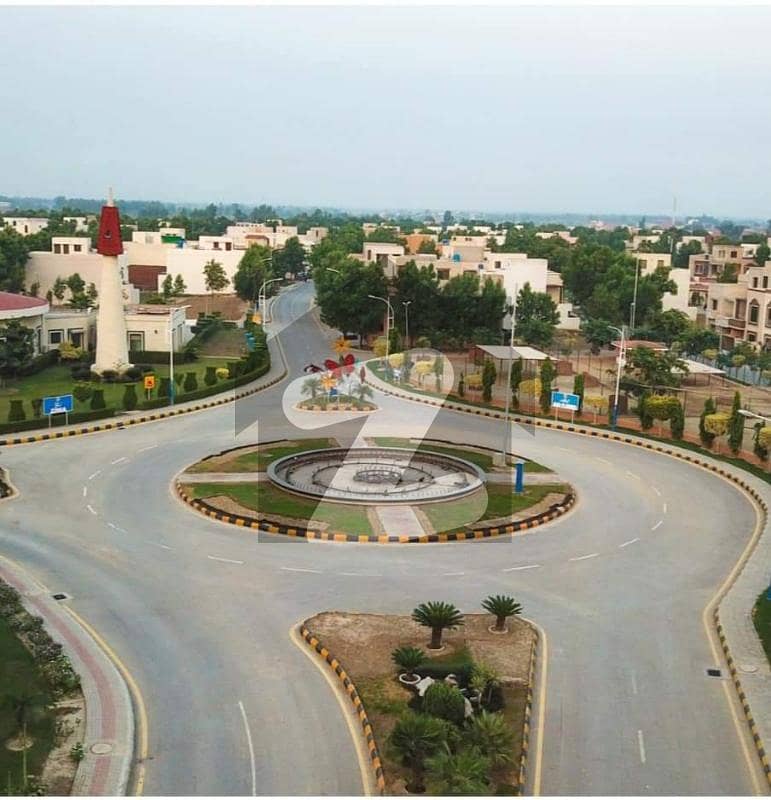 Facing Park 8 Marla Residential Plot Ideally Situated In Bahria Nasheman - Zinia