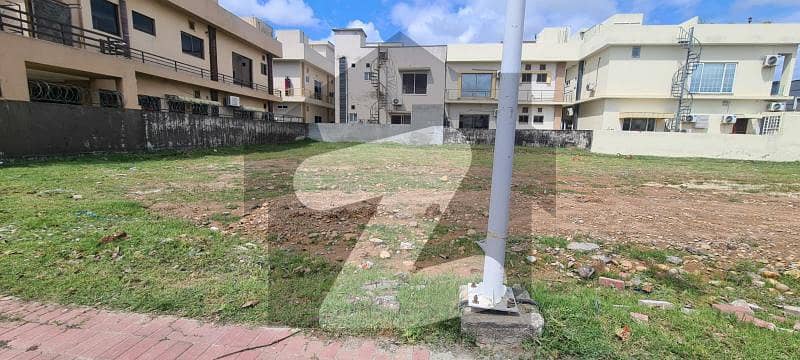Solid Land Near Park 7 Marla Residencial Plot Back Open Sunface Near Boulevard and Near Masjid and Commercial For Sale in Usman Block