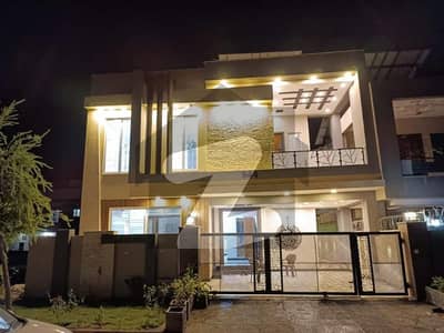 10 Marla Most Beautiful House On Rent In Bahria Town