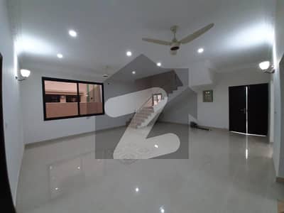 نیوی ہاؤسنگ سکیم کارساز کراچی میں 5 کمروں کا 14 مرلہ مکان 10.9 کروڑ میں برائے فروخت۔