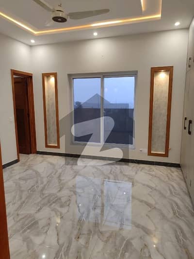 Rafi Block 5 Marla Double Storey House Available For Rent