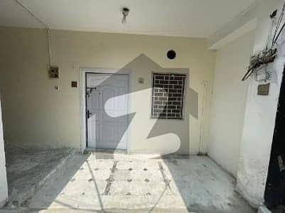 سیٹیلائیٹ ٹاؤن - بلاک بی سیٹیلائیٹ ٹاؤن,راولپنڈی میں 3 کمروں کا 2 مرلہ فلیٹ 87.0 لاکھ میں برائے فروخت۔