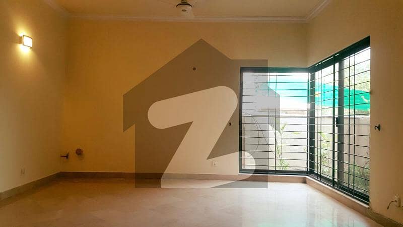 کے ڈی اے آفیسرز سوسائٹی گلشنِ اقبال ٹاؤن,کراچی میں 11 کمروں کا 1 کنال مکان 25.0 کروڑ میں برائے فروخت۔
