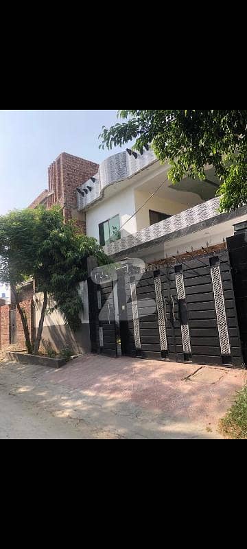 اشرف گارڈن لاہور میں 5 کمروں کا 10 مرلہ مکان 1.9 کروڑ میں برائے فروخت۔