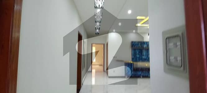 ٹاپ سٹی 1 اسلام آباد میں 5 کمروں کا 10 مرلہ مکان 4.1 کروڑ میں برائے فروخت۔