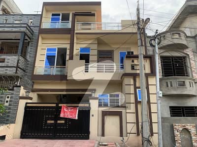 5 Marla Double Storey House For Sale in Airport Housing Society Sector 4