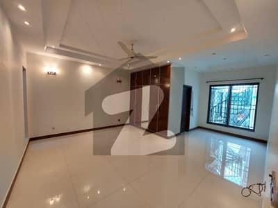 One Kanal Beautiful Upper Portion For Rent