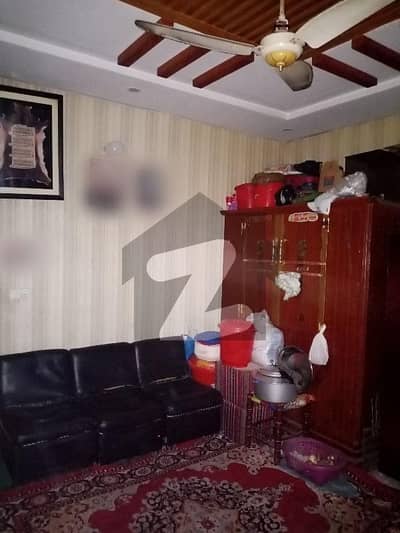 رضوان گارڈن سکیم لاہور میں 3 کمروں کا 3 مرلہ مکان 33.0 ہزار میں کرایہ پر دستیاب ہے۔