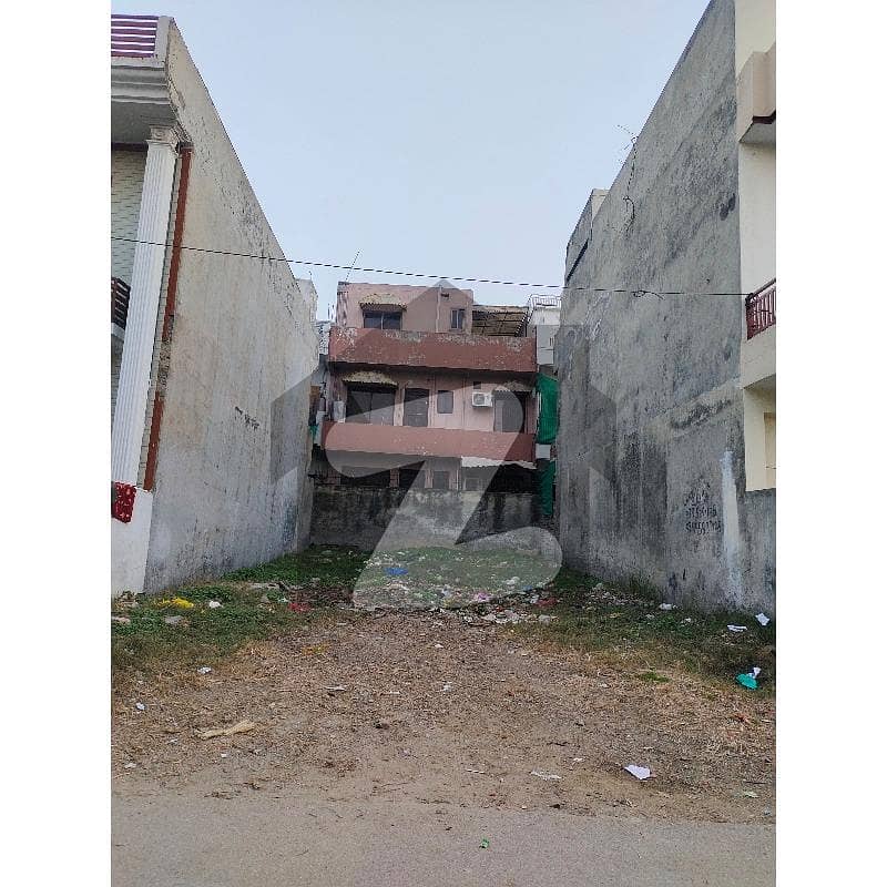 5 Marla Plot For Sale In G11 Islamabad At Big Street, At Ideal Location, Near To Park, Near To School, Near To Markaz.