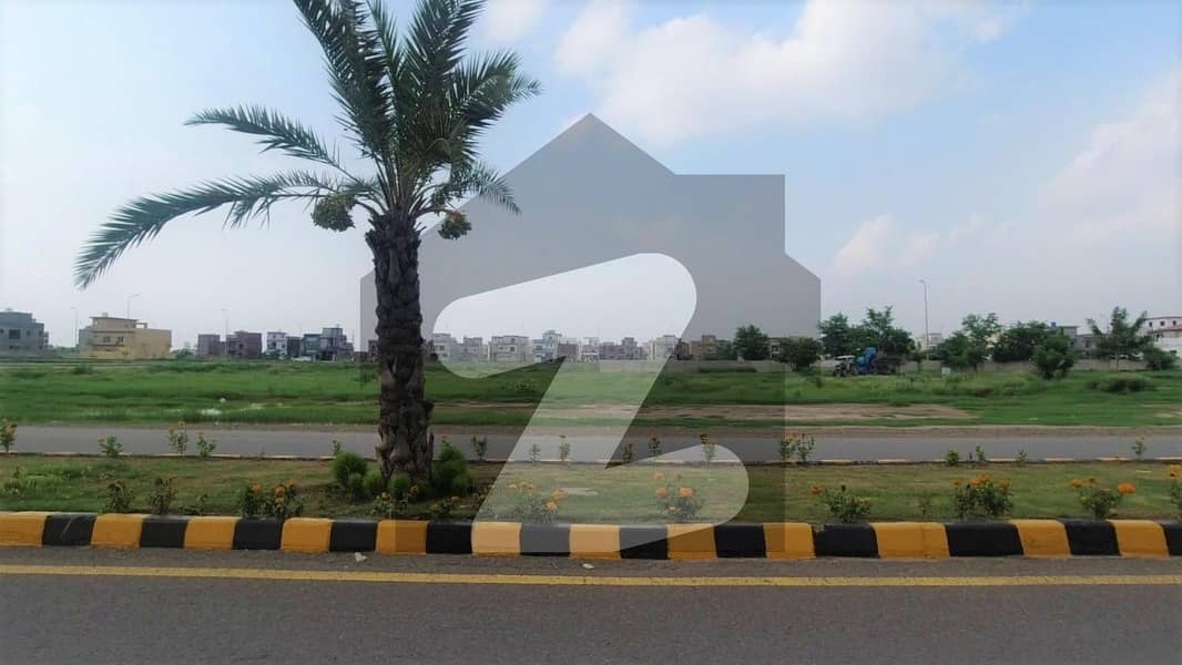 پارک ویو سٹی لاہور میں 10 مرلہ رہائشی پلاٹ 1.2 کروڑ میں برائے فروخت۔