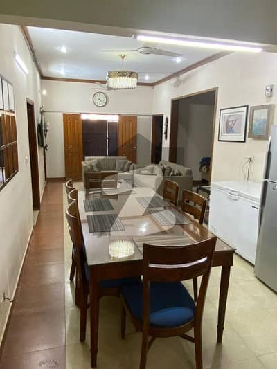 پی ای سی ایچ ایس بلاک 2 پی ای سی ایچ ایس,جمشید ٹاؤن,کراچی میں 5 کمروں کا 8 مرلہ بالائی پورشن 3.9 کروڑ میں برائے فروخت۔